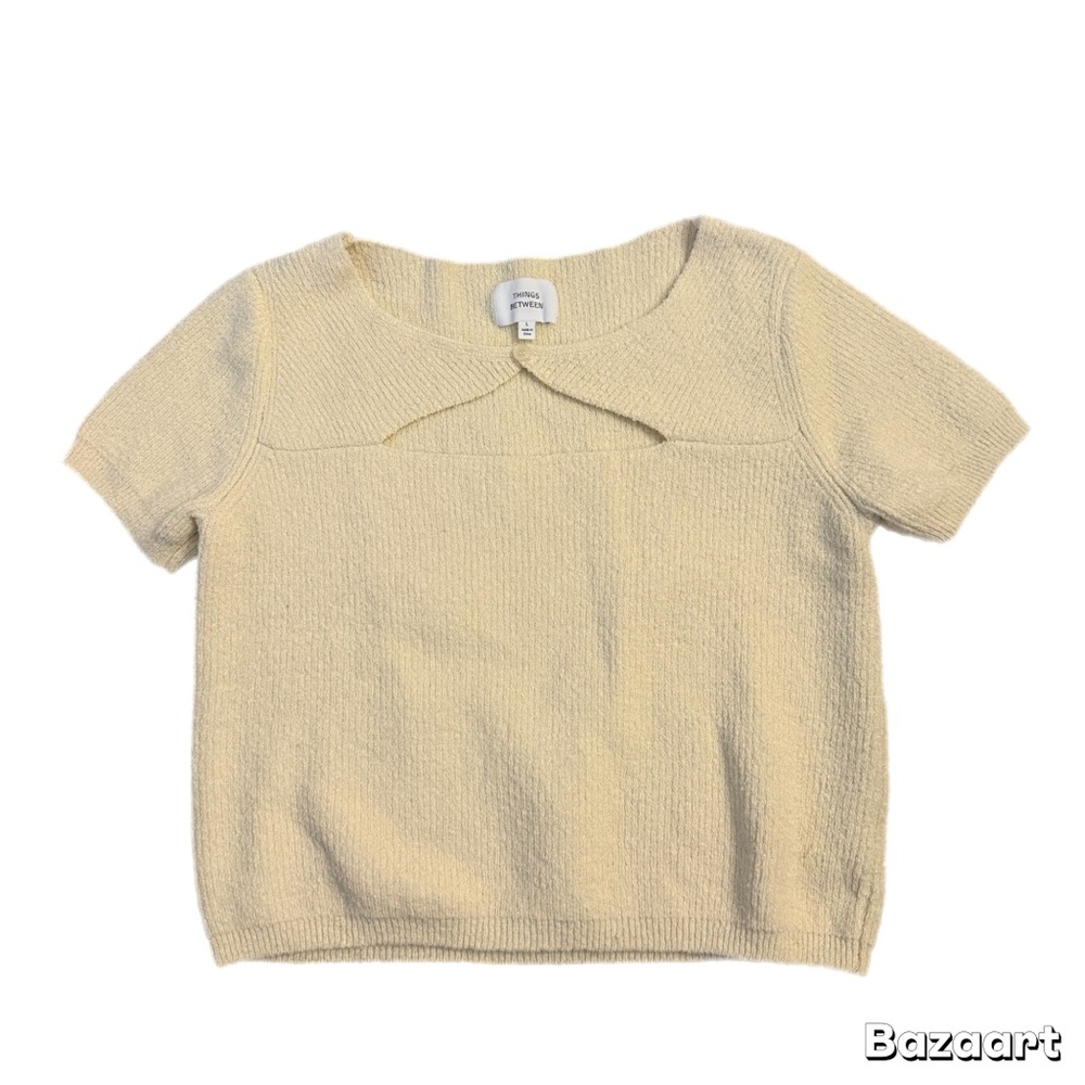 Things Between Short Sleeve‎ Cream Sweater Top Blouse Ribbed Knit Keyhole Button